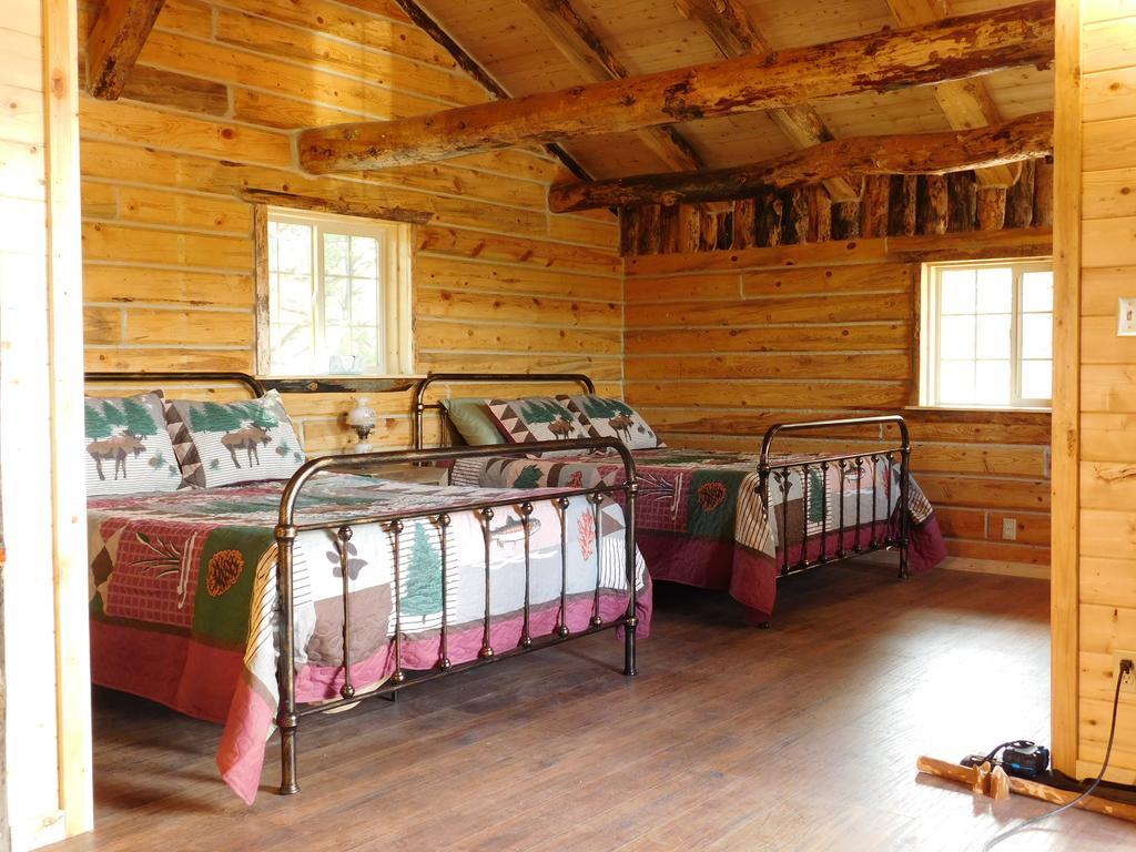 Abajo Haven Guest Cabins Hotel Бландинг Екстериор снимка