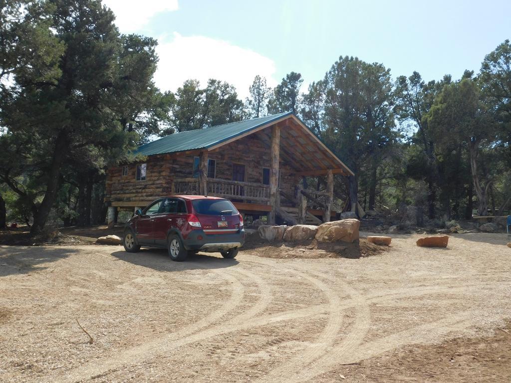 Abajo Haven Guest Cabins Hotel Бландинг Екстериор снимка