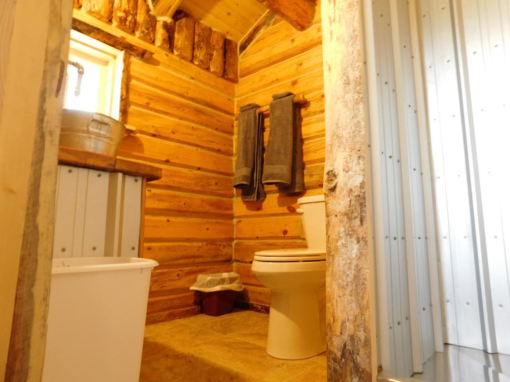 Abajo Haven Guest Cabins Hotel Бландинг Екстериор снимка